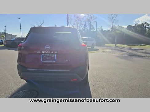 Used 2023 Nissan Rogue SV w/ SV Premium Package image 31