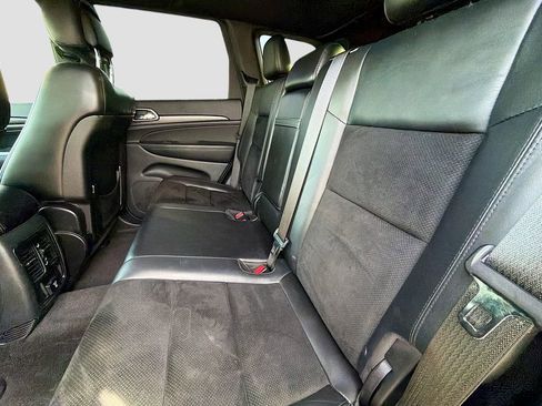 Used 2017 Jeep Grand Cherokee Altitude image 20