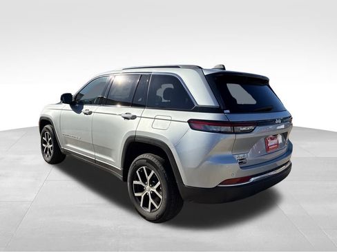 New 2025 Jeep Grand Cherokee Limited image 3