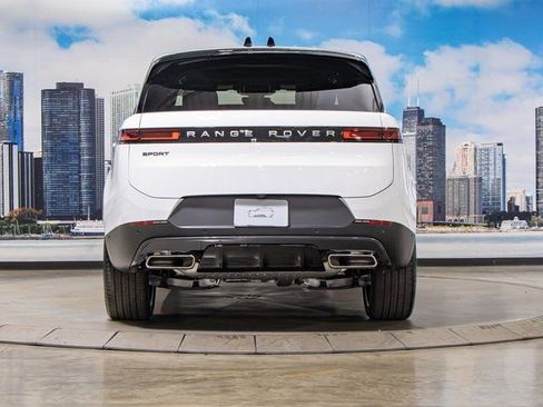 Used 2025 Land Rover Range Rover Sport SE image 11