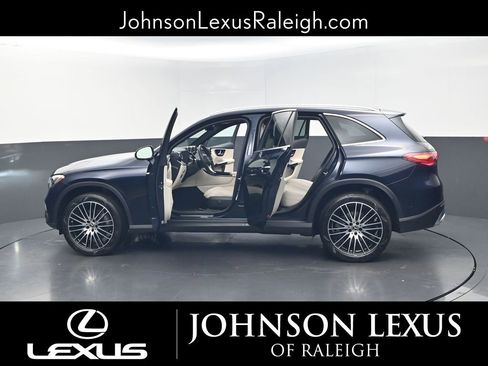 Used 2024 Mercedes-Benz GLC 300 4MATIC image 35