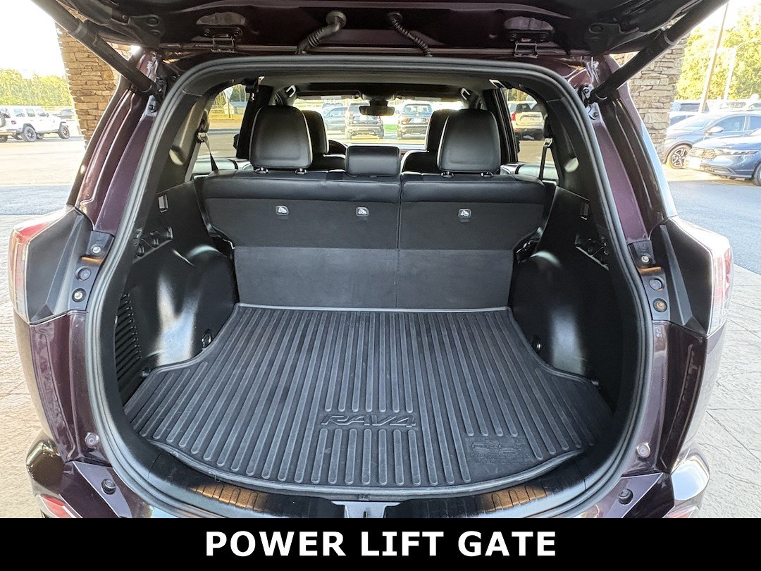Used 2017 Toyota RAV4 SE w/ Power Extra Value Package AWD/4WD image 31
