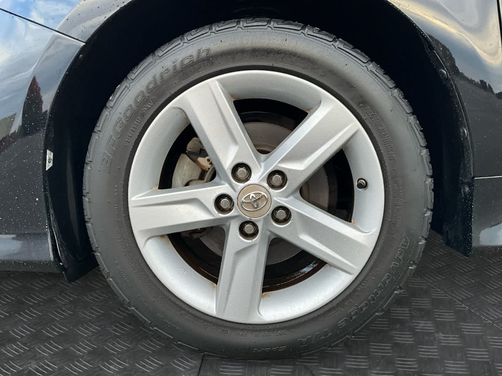 Used 2013 Toyota Camry SE w/ Leather Pkg FWD image 14