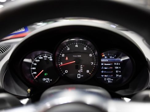 Used 2019 Porsche 718 Cayman S image 37