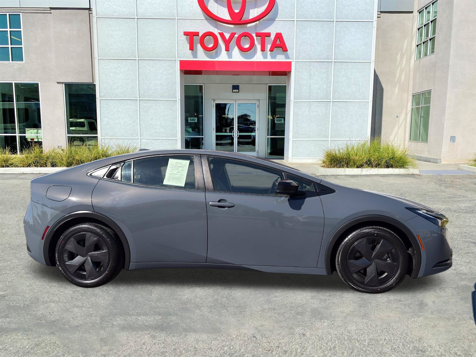 Used 2023 Toyota Prius Prime FWD image 9