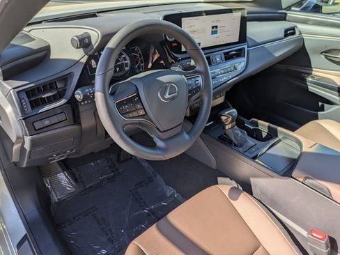 Used 2025 Lexus ES 350 w/ Premium Package image 12