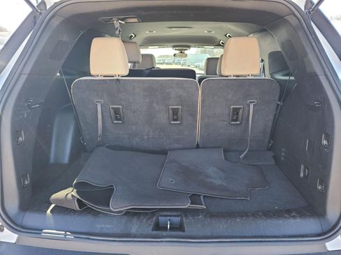 Used 2023 Chevrolet Traverse LS AWD/4WD image 31