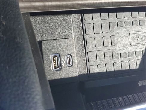 Used 2021 Ford Expedition Limited image 30