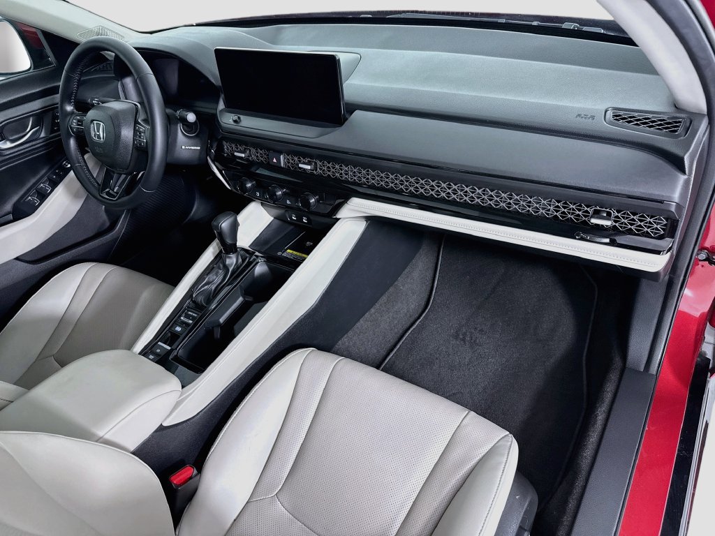 Certified 2025 Honda Accord EX-L image 17