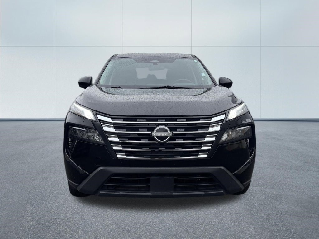 Used 2025 Nissan Rogue SV AWD/4WD image 2