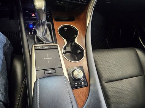 Used 2022 Lexus RX 350L Premium image 22