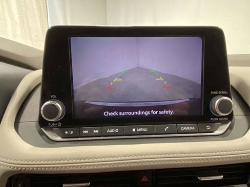 Used 2022 Nissan Rogue SV image 15