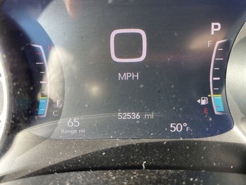 Used 2024 Chrysler Pacifica Touring-L image 7