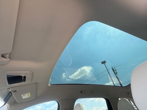 New 2025 Volvo EX90 Plus w/ Protection Package Premier image 16