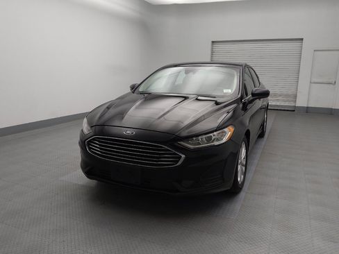 Used 2020 Ford Fusion SE image 15