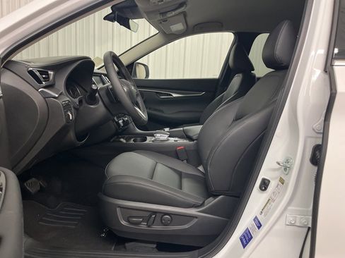 New 2025 INFINITI QX50 Pure image 9