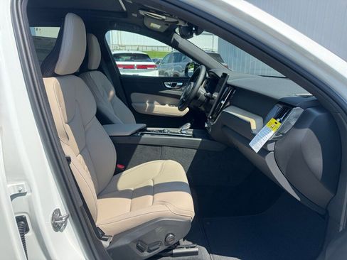 New 2026 Volvo XC60 B5 Core w/ Climate Package image 22