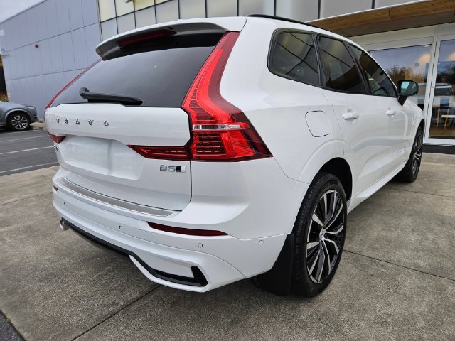 Certified 2023 Volvo XC60 B5 Plus w/ Climate Package AWD/4WD image 5