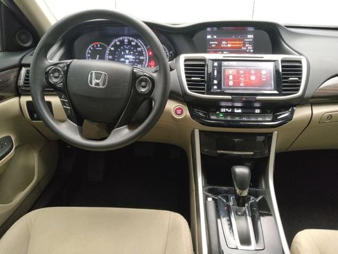 Used 2017 Honda Accord EX image 22