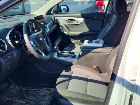Used 2025 Chevrolet Blazer LT w/ Convenience Package image 3