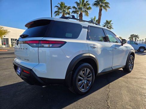 Used 2022 Nissan Pathfinder SV image 6