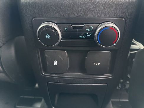 Used 2022 Ford Explorer XLT image 28