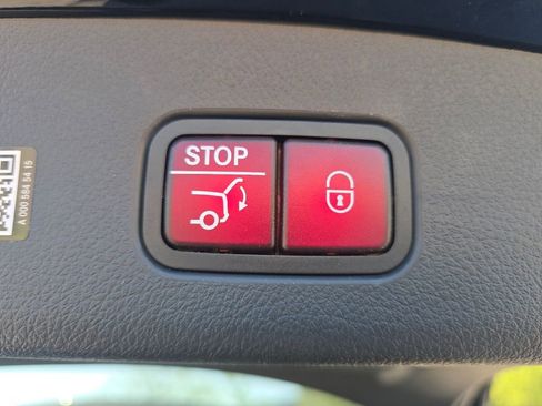 Used 2026 Mercedes-Benz GLC 300 4MATIC image 21