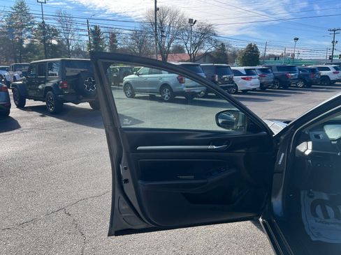 Used 2022 Nissan Altima 2.5 SV image 15