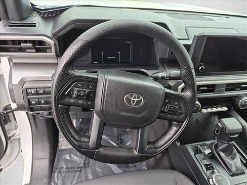 Used 2025 Toyota Tacoma SR5 AWD/4WD image 11