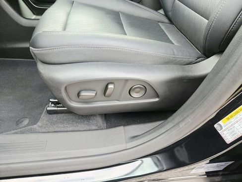 Used 2025 Chevrolet Equinox LT w/ Convenience Package II FWD image 27