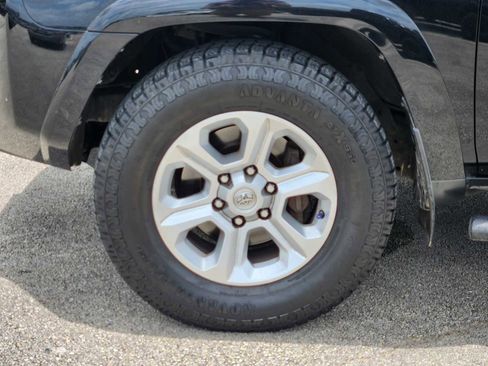 Used 2021 Toyota 4Runner SR5 RWD image 9