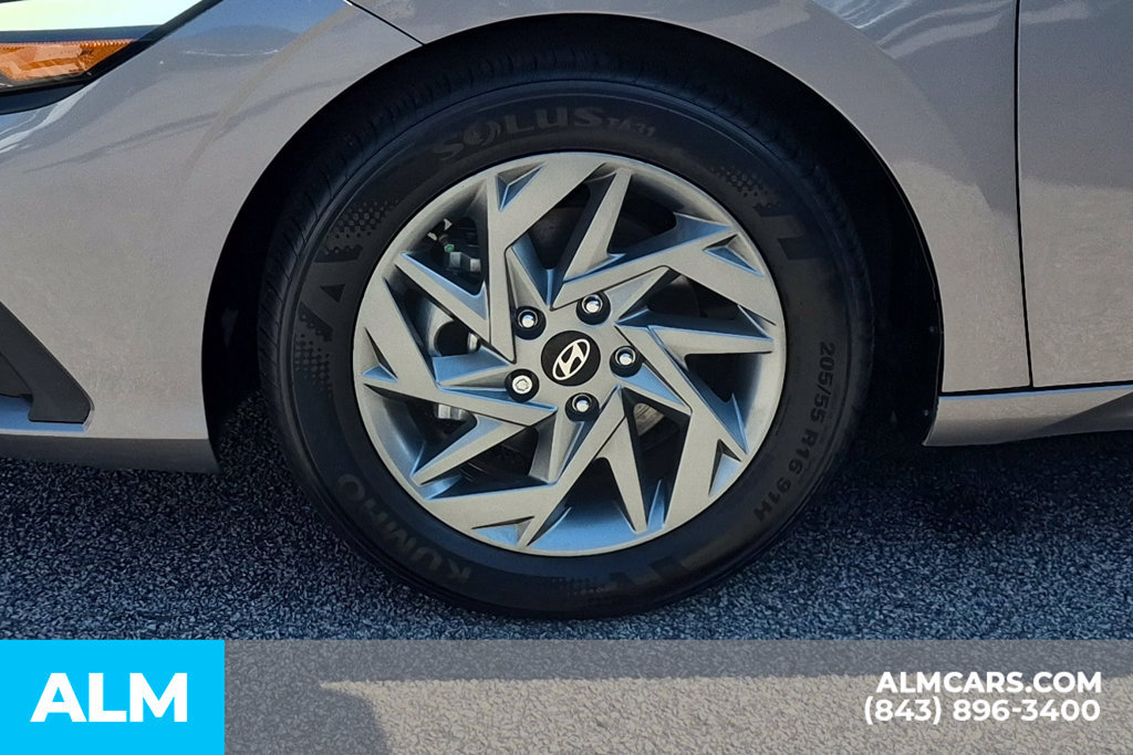Certified 2024 Hyundai Elantra SEL FWD image 11