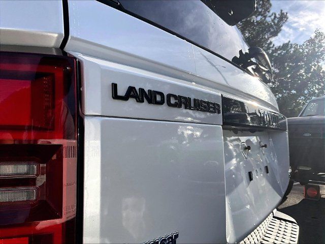 Used 2025 Toyota Land Cruiser w/ Premium Package AWD/4WD image 8