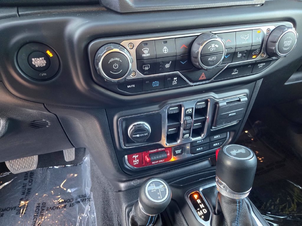 Used 2023 Jeep Wrangler Unlimited Rubicon 4xe w/ Cold Weather Group AWD/4WD image 22
