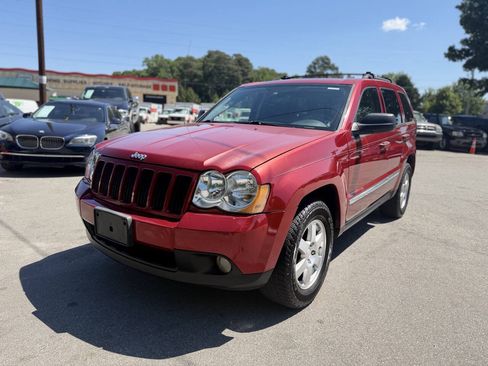 Used 2010 Jeep Grand Cherokee Laredo RWD image 1