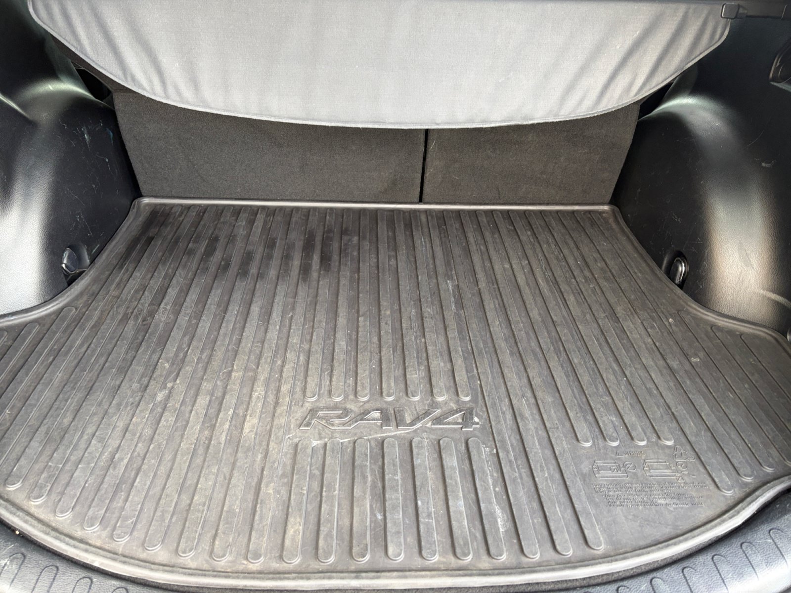 Used 2018 Toyota RAV4 Limited w/ All Weather Liner Package AWD/4WD image 32