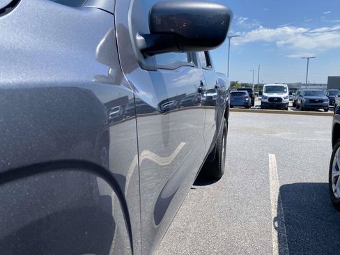 Used 2023 Nissan Frontier SV w/ Tow Package AWD/4WD image 4