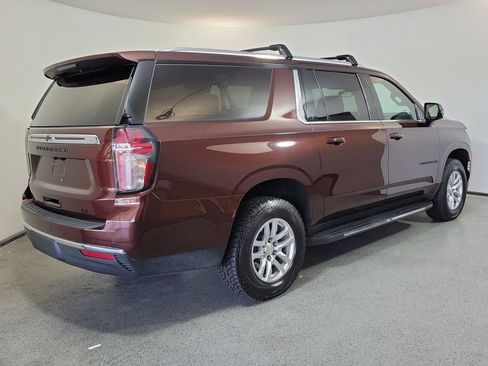 Used 2022 Chevrolet Suburban LT w/ Luxury Package RWD image 6