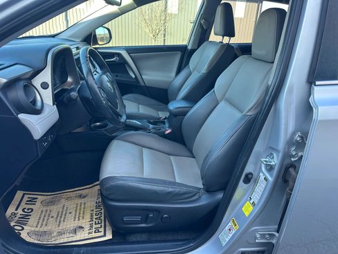 Used 2015 Toyota RAV4 Limited image 9