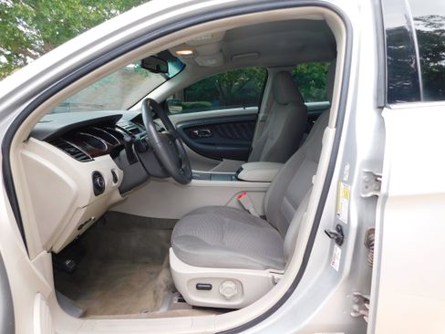 Used 2011 Ford Taurus SEL w/ 201A Rapid Spec Order Code image 11