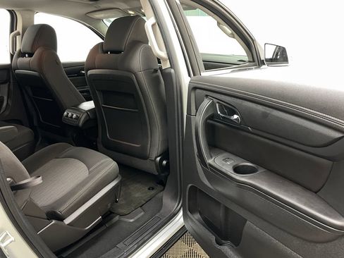 Used 2015 Chevrolet Traverse LT w/ Style and Technology Package FWD image 42
