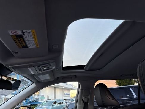 Used 2023 Toyota Highlander XLE image 21