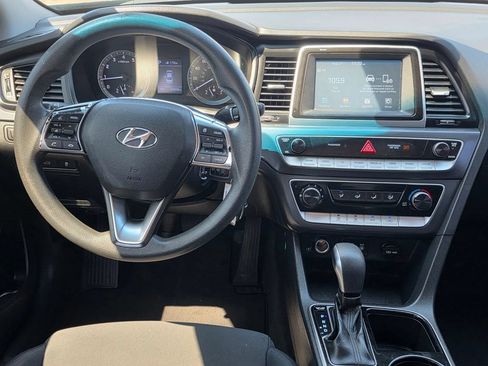 Used 2018 Hyundai Sonata SE FWD image 18
