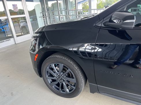 Used 2024 Chevrolet Equinox RS w/ RS Leather Package FWD image 2
