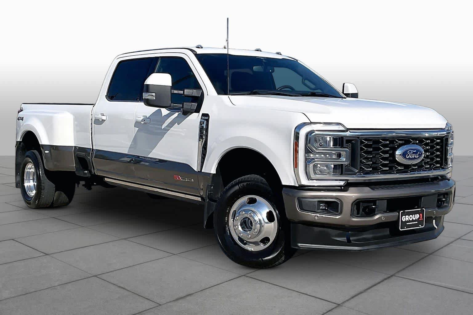 Used 2023 Ford F350 King Ranch AWD/4WD image 3