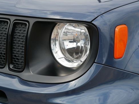 Used 2020 Jeep Renegade Altitude AWD/4WD image 16