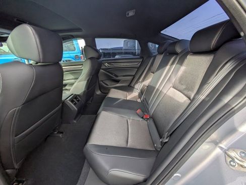 Used 2018 Honda Accord Sport image 11