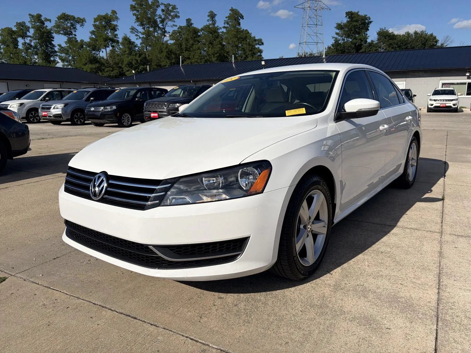 Used 2015 Volkswagen Passat 1.8T SE FWD image 3