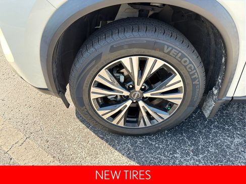 Certified 2023 Nissan Rogue SV FWD image 8