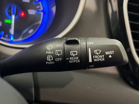 Used 2025 Chrysler Pacifica Select FWD image 56